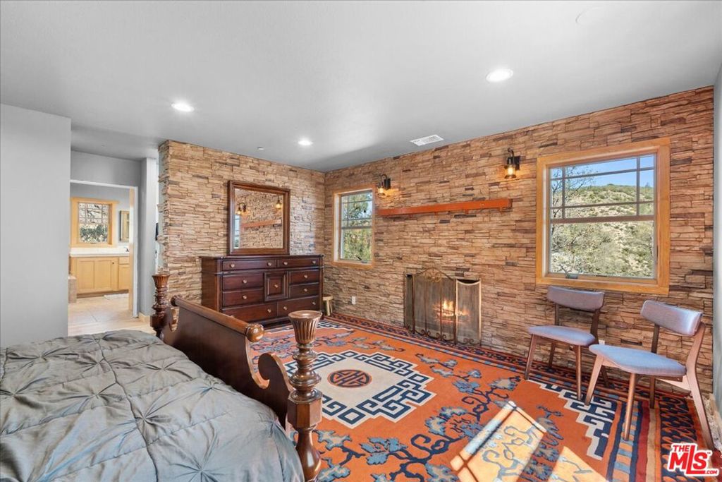 28200 Pine Canyon Road Property Photo 25