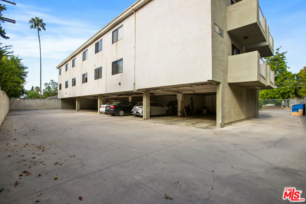 6590 Hazeltine Avenue Property Photo 19