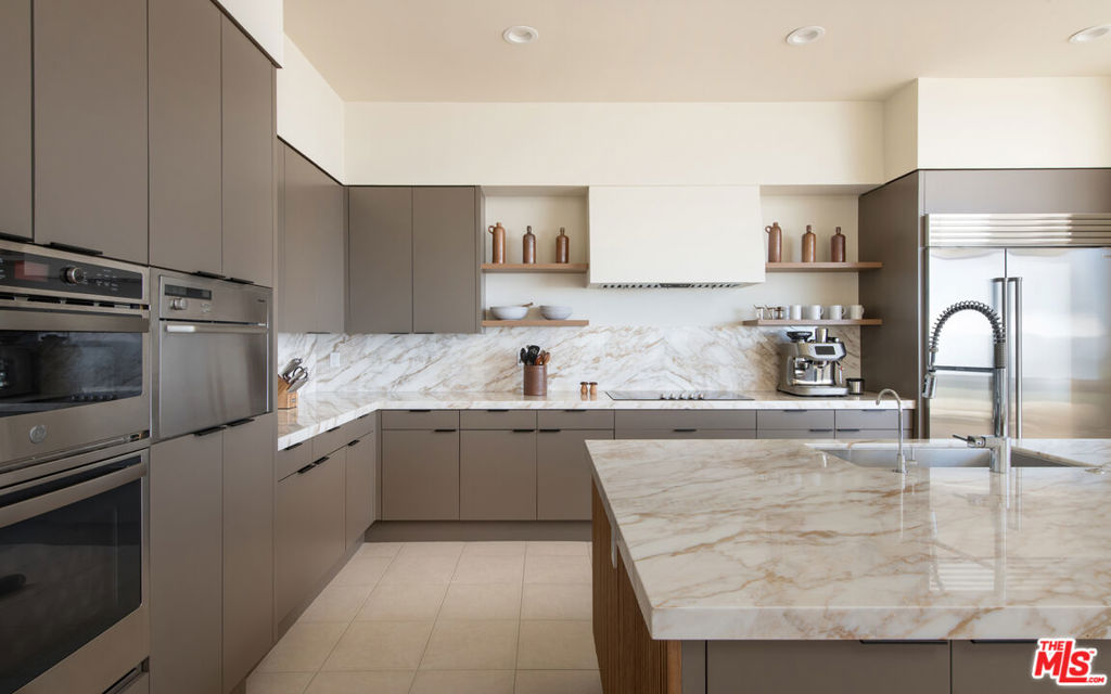 27445 Winding Way Property Photo 7