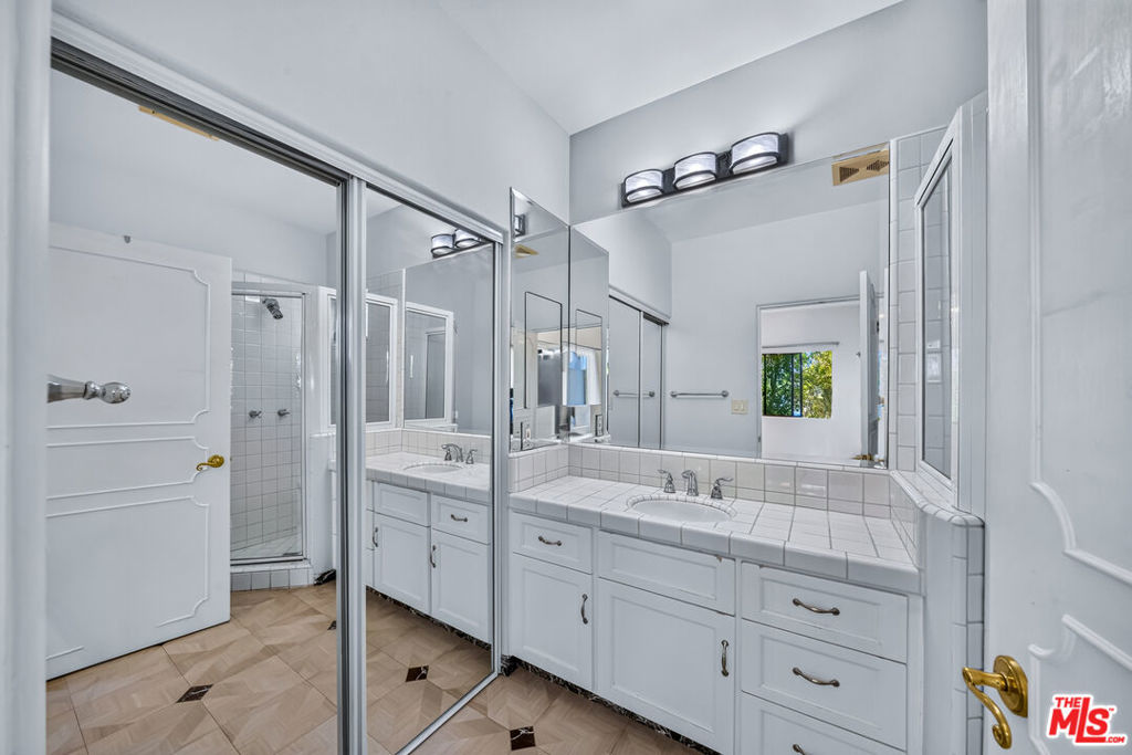 15656 Crownridge Place Property Photo 42