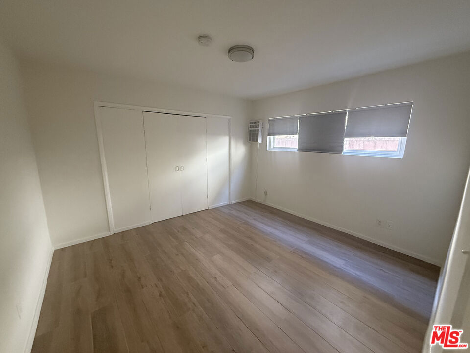 1678 Federal Avenue 4 Property Photo 8