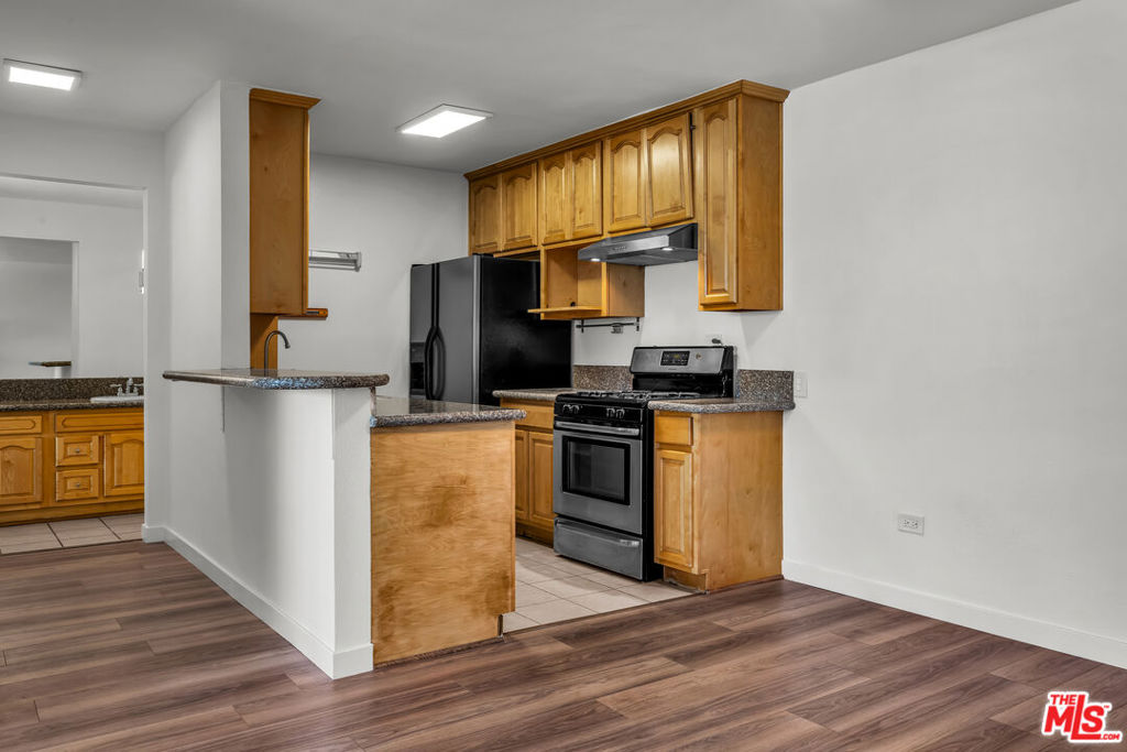 421 S La Fayette Park Place 210 Property Photo 4