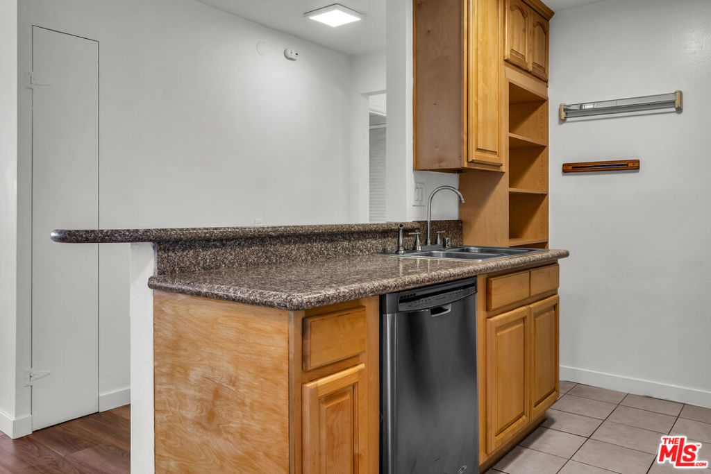 421 S La Fayette Park Place 210 Property Photo 6