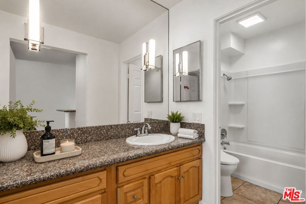 421 S La Fayette Park Place 210 Property Photo 17