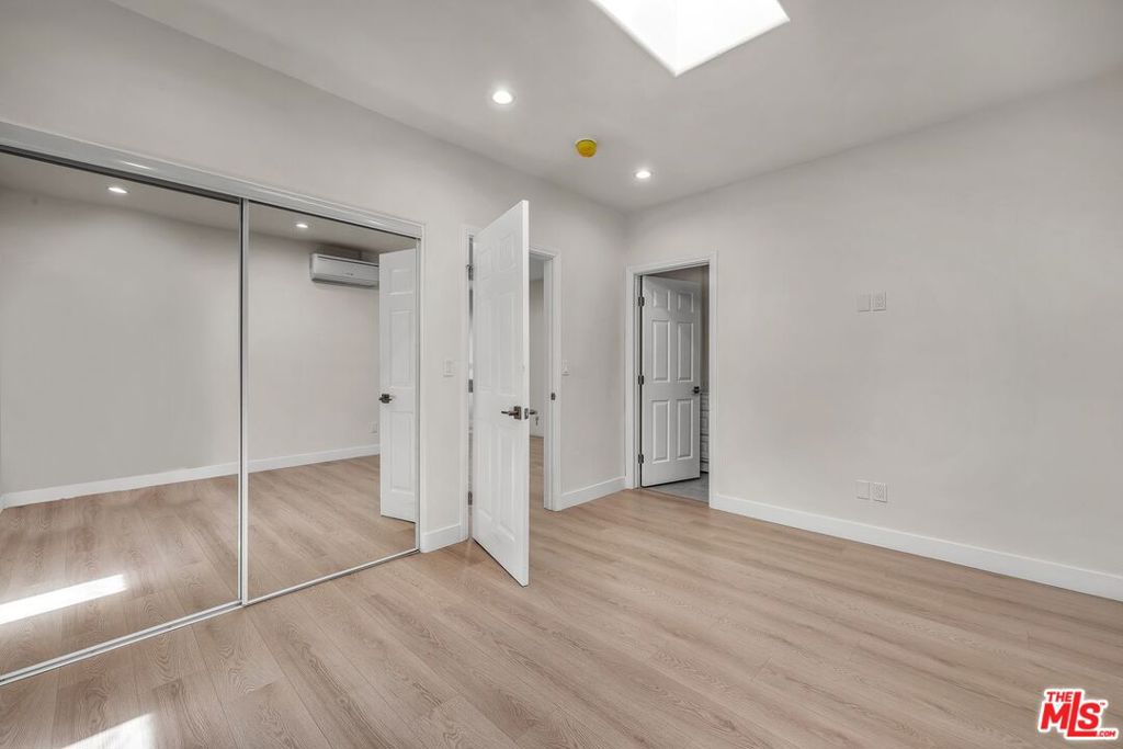 303 Culver Boulevard Property Photo 10