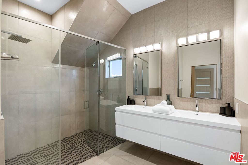 3910 Berryman Avenue Property Photo 13