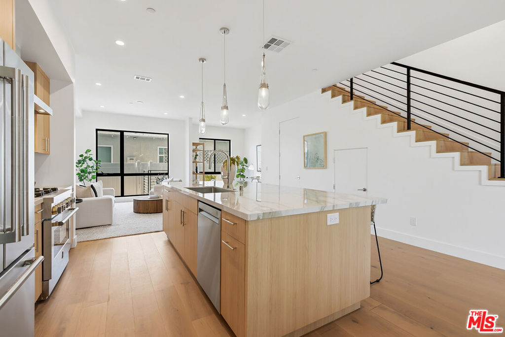 4095 Sawtelle Boulevard B Property Photo 8