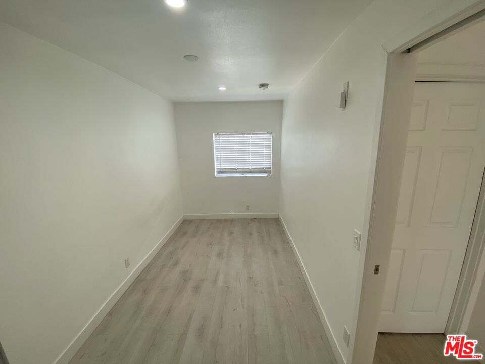 6417 Crescent Street Property Photo 8