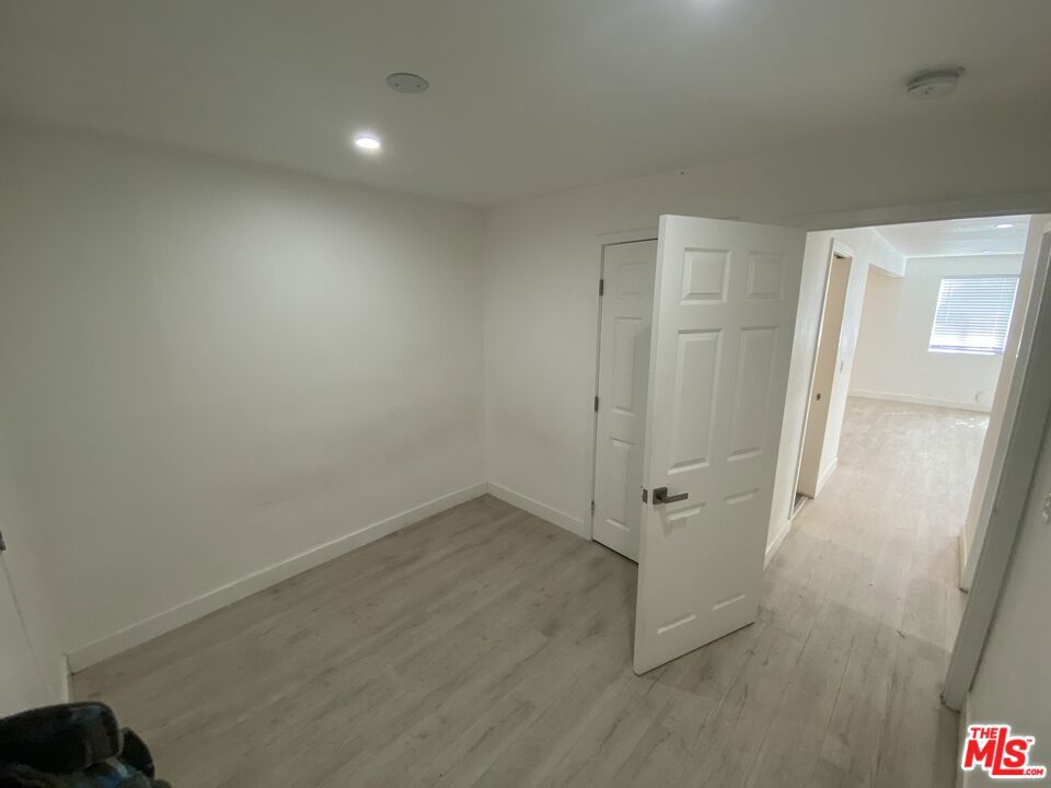 6417 Crescent Street Property Photo 9