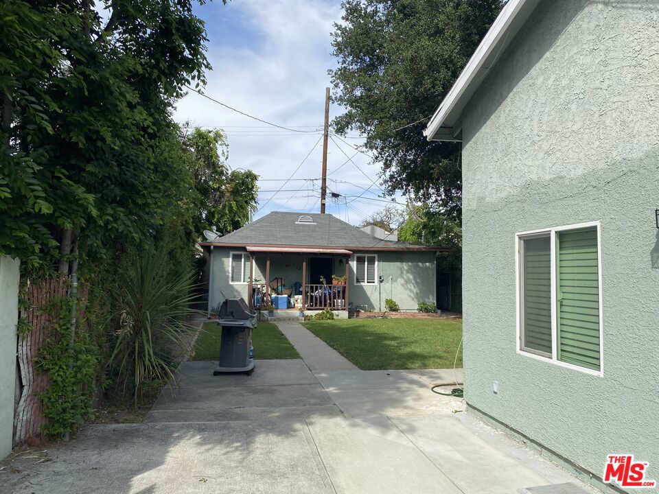 6417 Crescent Street Property Photo 13