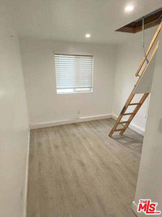 6417 Crescent Street Property Photo 17