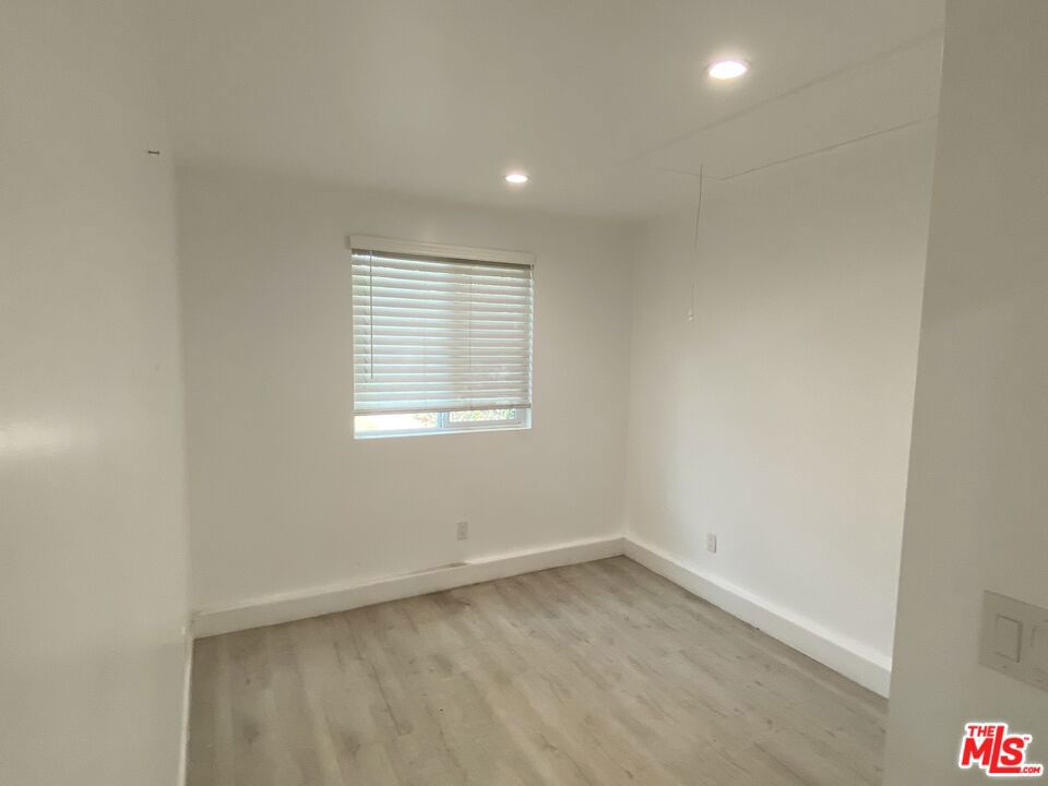 6417 Crescent Street Property Photo 18
