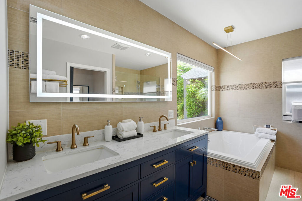 4744 Camellia Avenue Property Photo 33