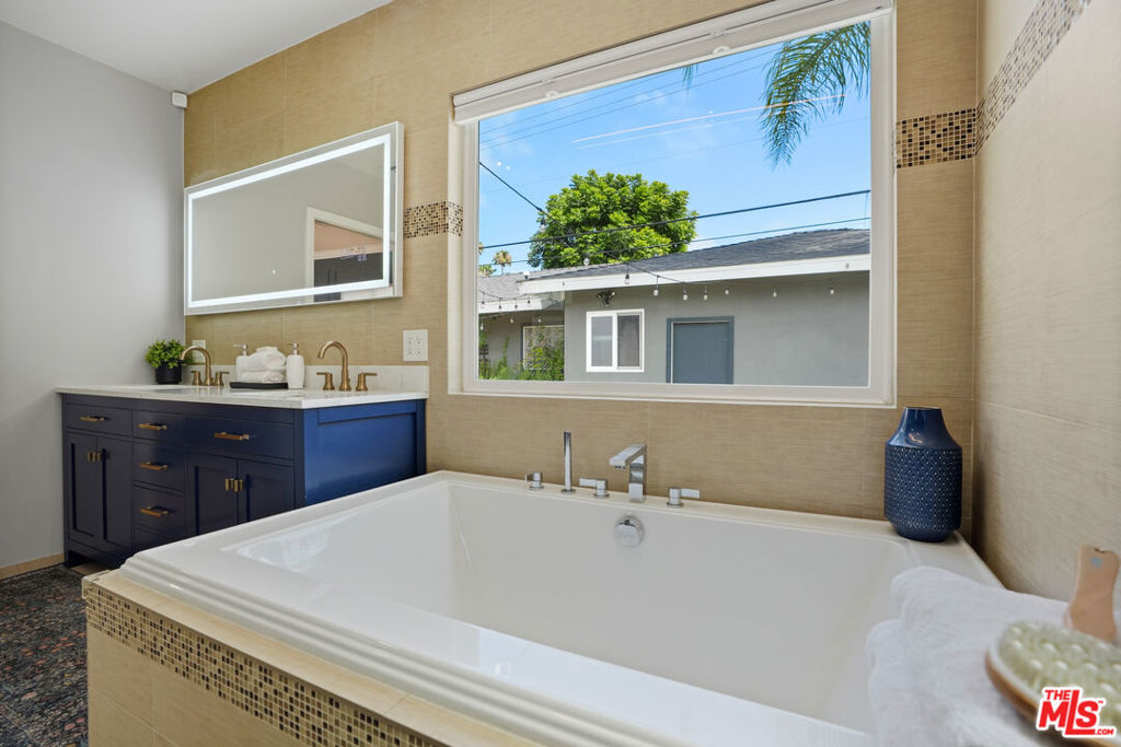 4744 Camellia Avenue Property Photo 34