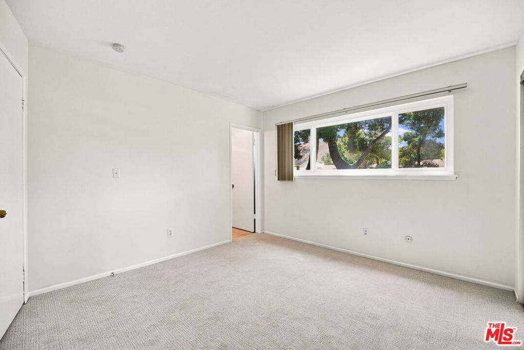 29221 Florabunda Road Property Photo 16