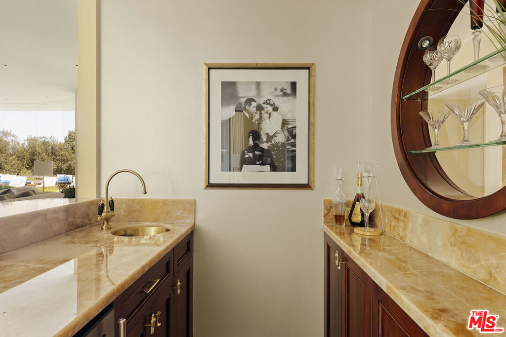 4101 Clear Valley Drive Property Photo 17