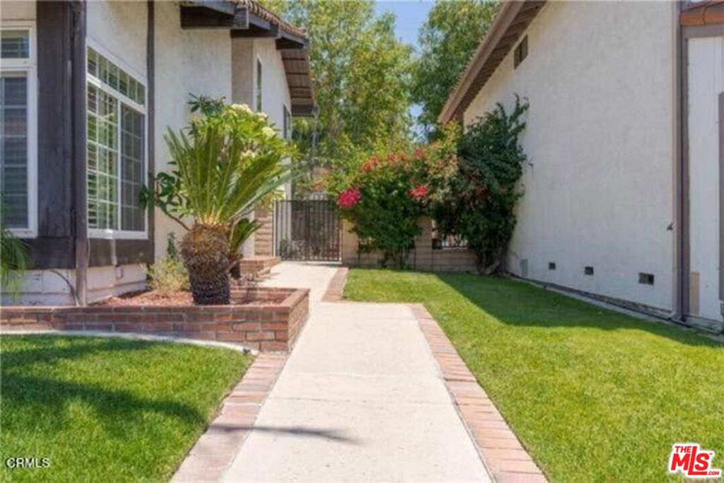 1024 Laguna Terrace Property Photo 2