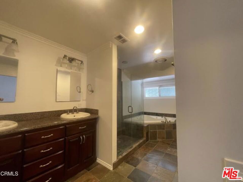 1024 Laguna Terrace Property Photo 22