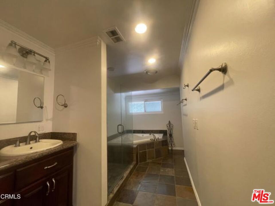 1024 Laguna Terrace Property Photo 24