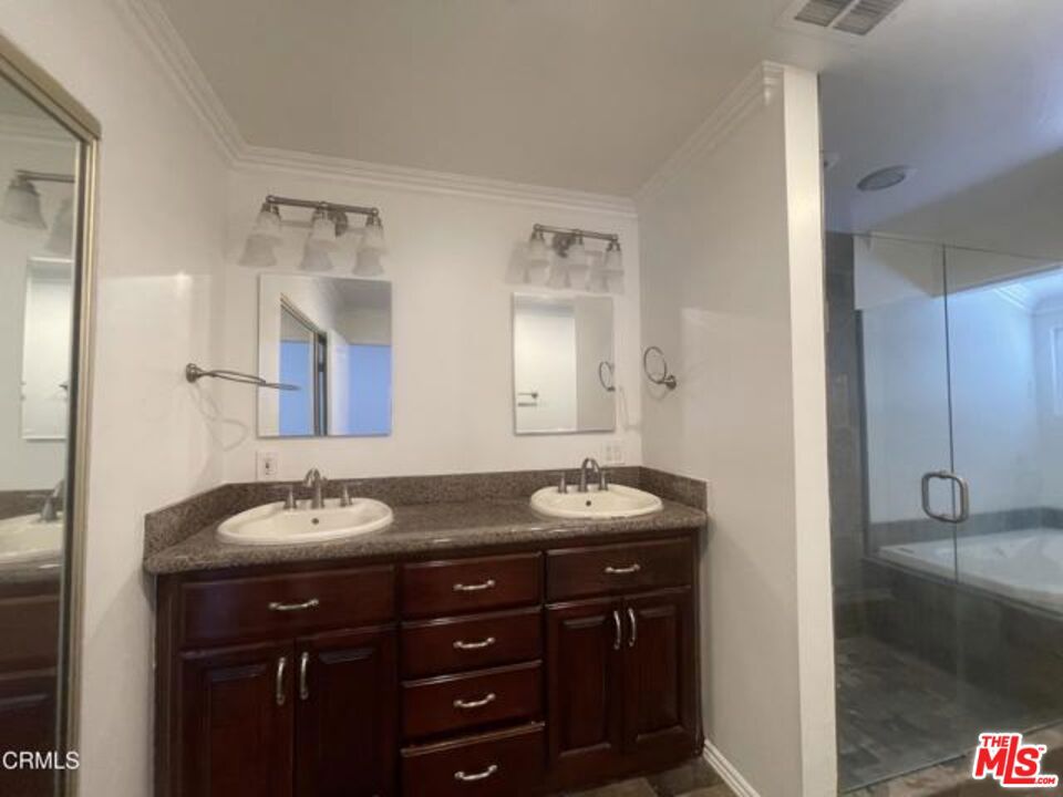 1024 Laguna Terrace Property Photo 29
