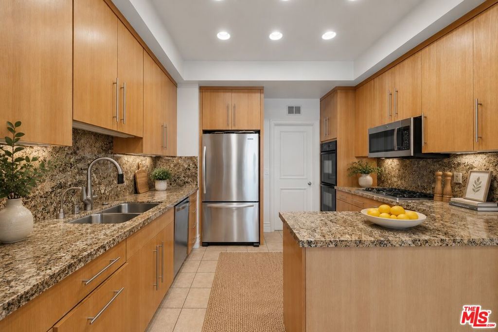 10116 Empyrean Way 202 Property Photo 10