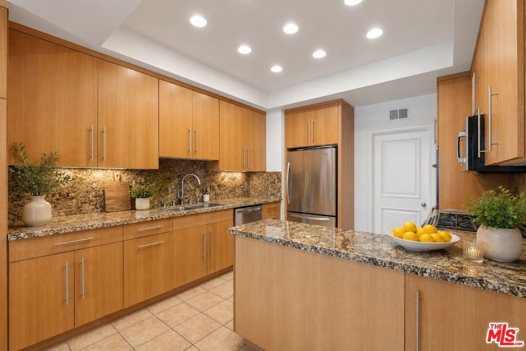 10116 Empyrean Way 202 Property Photo 11