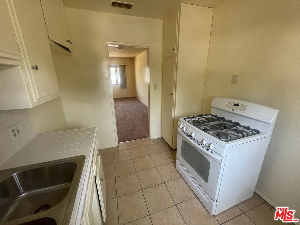 628 S Osage Avenue 7 Property Photo 6