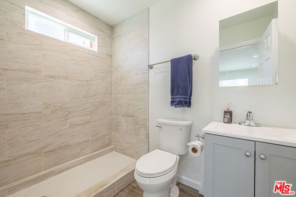 43033 39th Street Property Photo 5