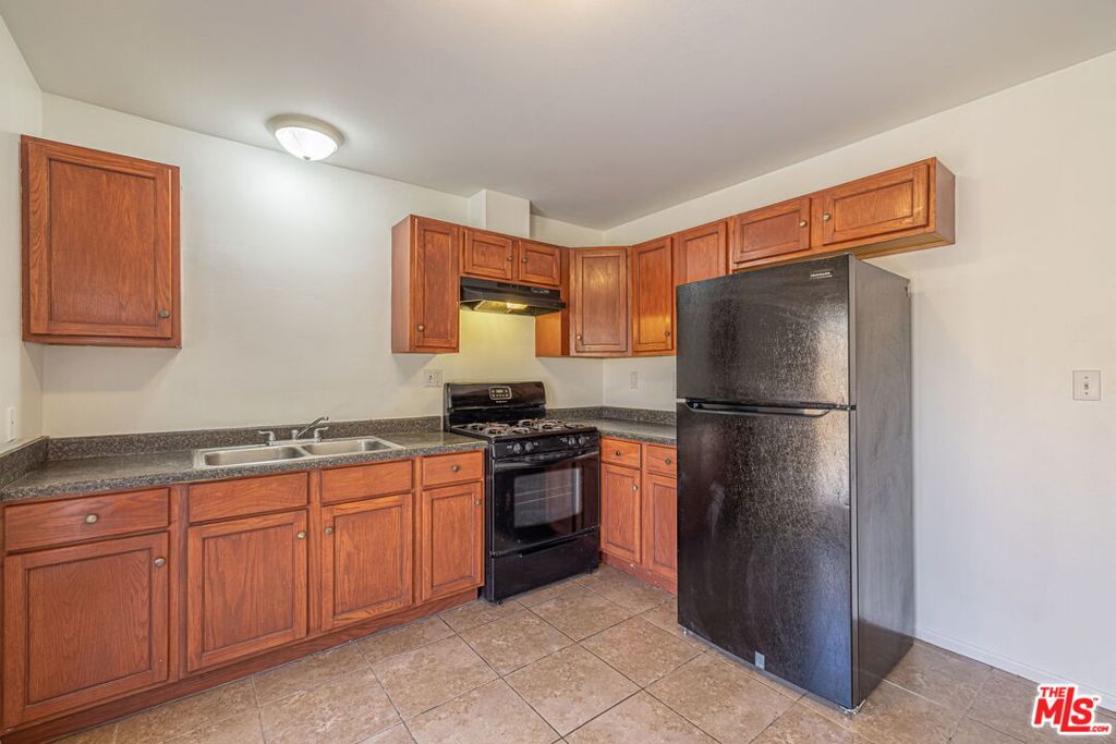 43033 39th Street Property Photo 13