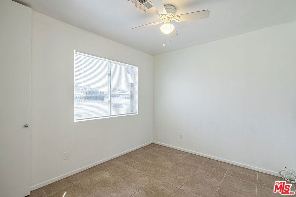 43033 39th Street Property Photo 16