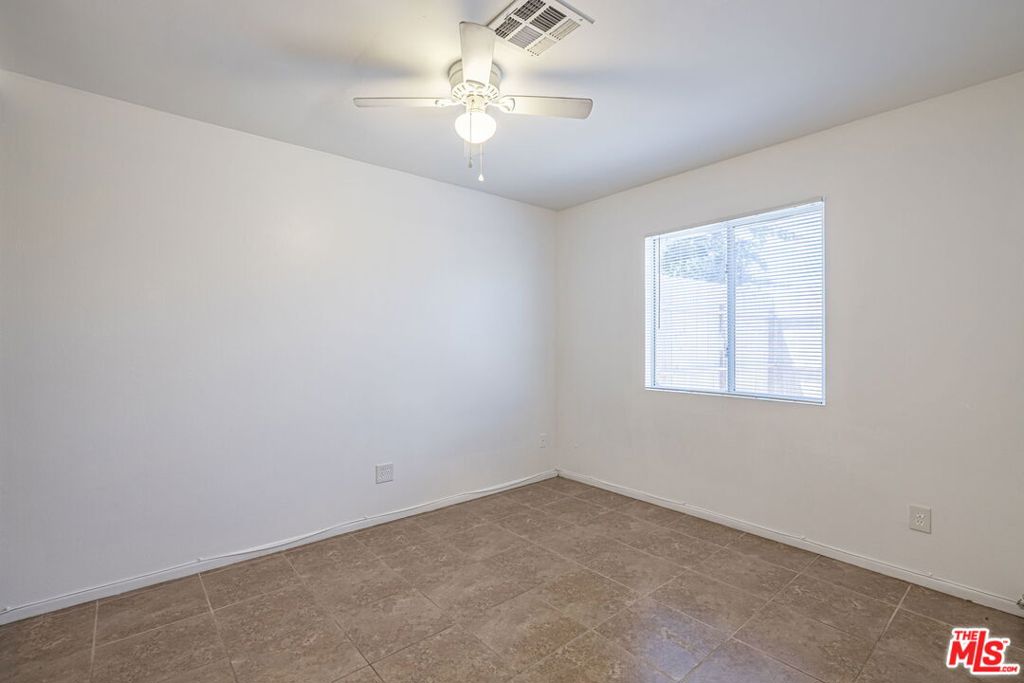 43033 39th Street Property Photo 19