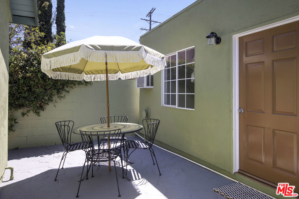 1561 Carmona Avenue Property Photo 36