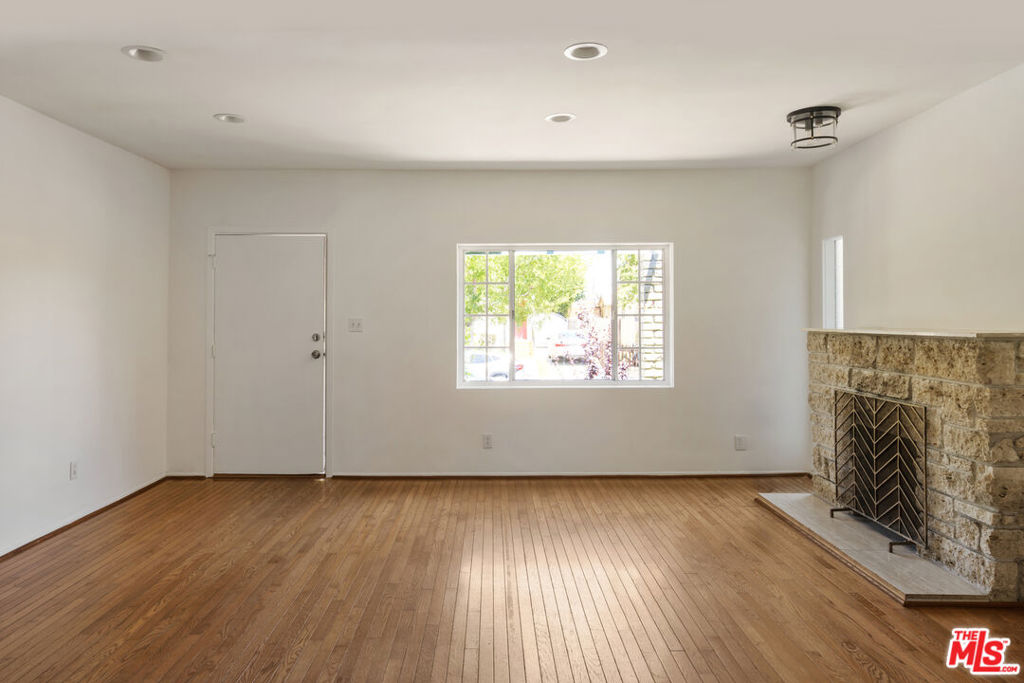 1561 Carmona Avenue Property Photo 8