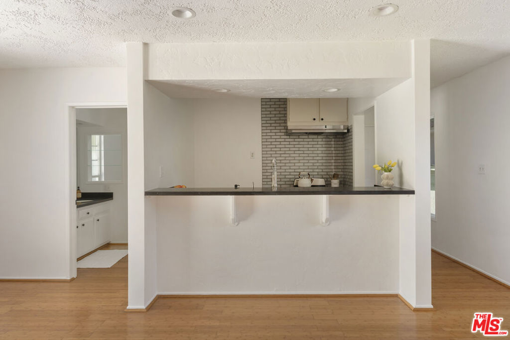 1561 Carmona Avenue Property Photo 28