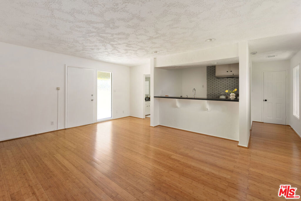 1561 Carmona Avenue Property Photo 29