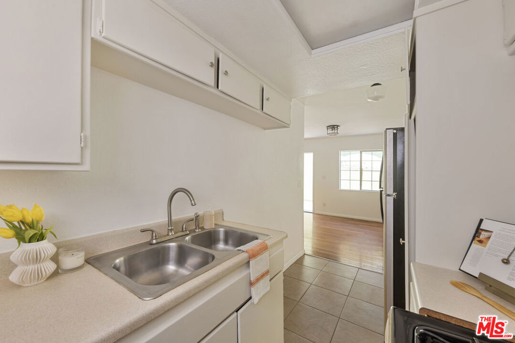 1561 Carmona Avenue Property Photo 42