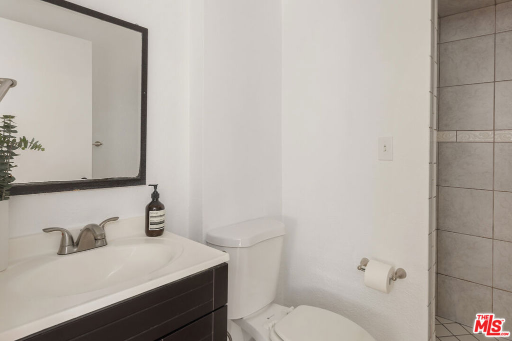 1561 Carmona Avenue Property Photo 45