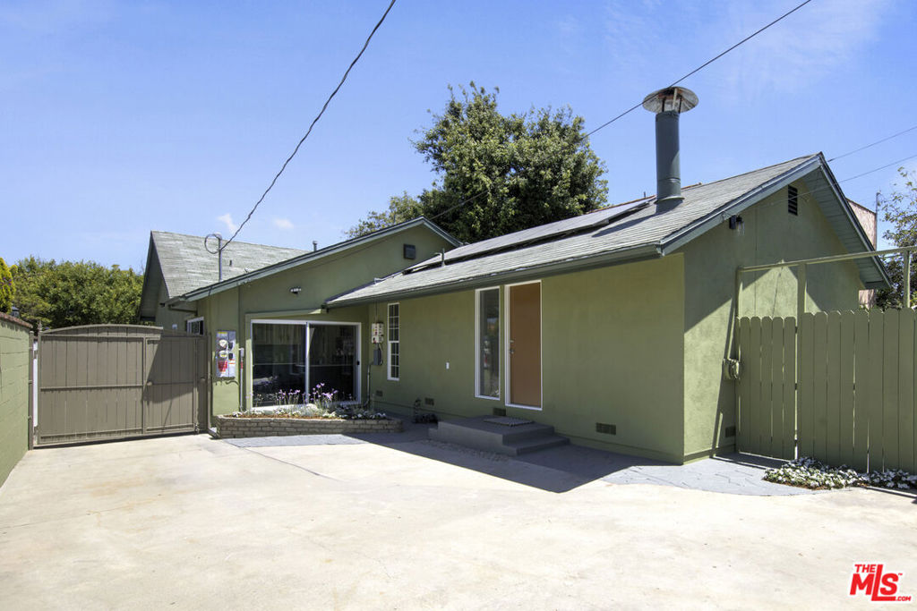 1561 Carmona Avenue Property Photo 47