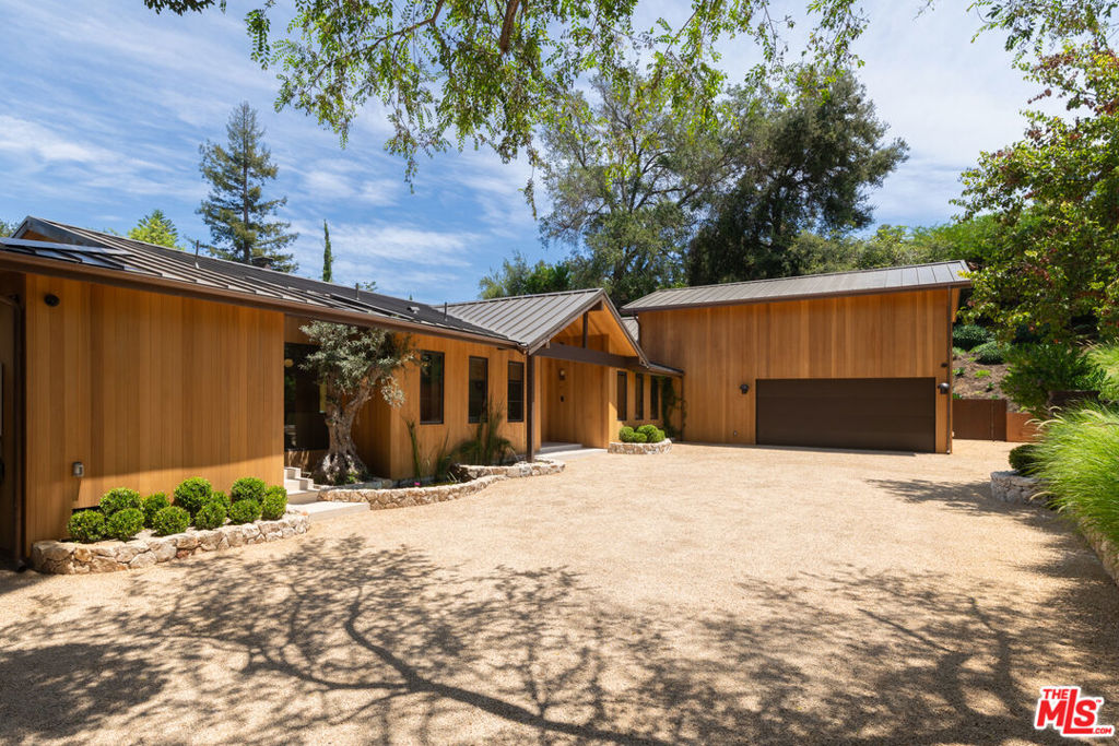 4146 High Valley Road Property Photo 4