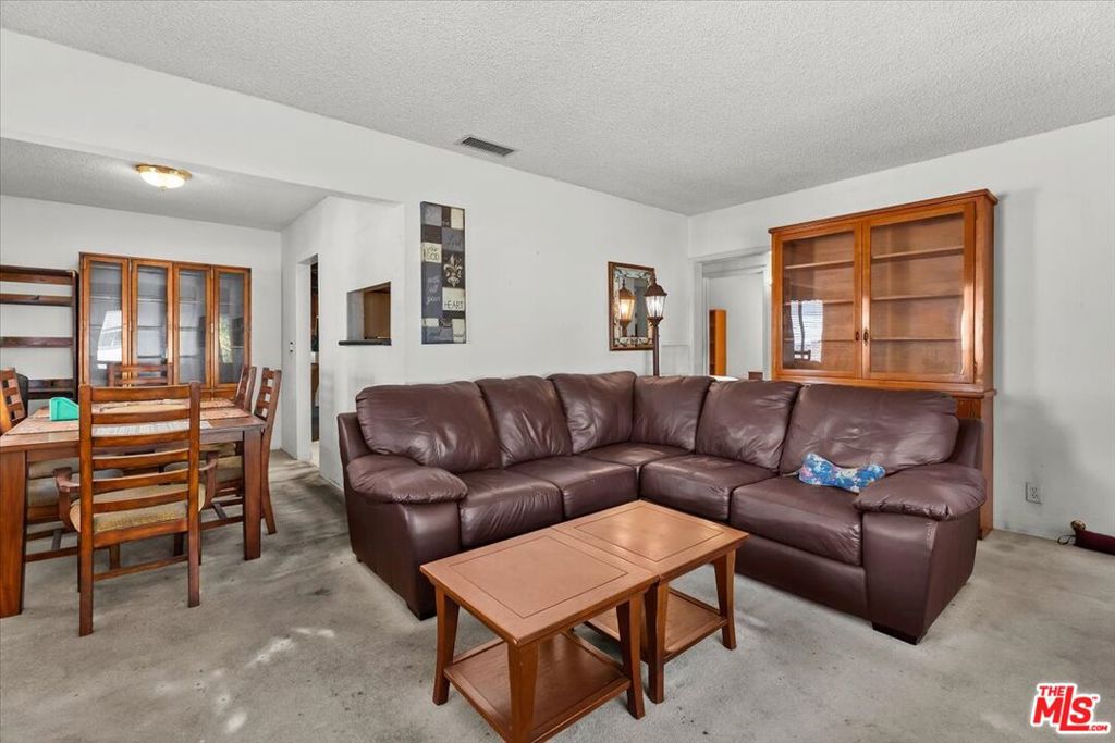 720 N Pass Avenue Property Photo 5