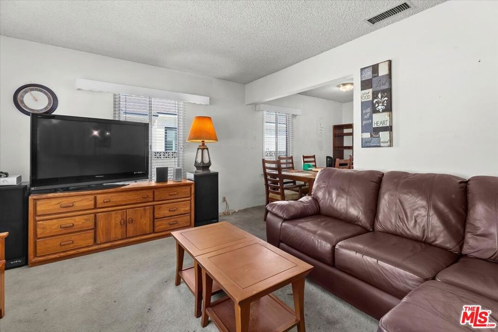 720 N Pass Avenue Property Photo 6
