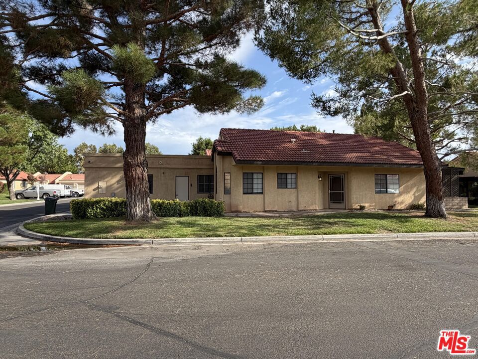 11644 Kerrie Way Property Photo 1