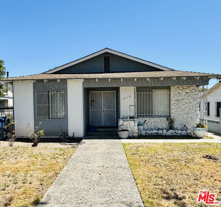 1010 E 67th Street Property Photo 1
