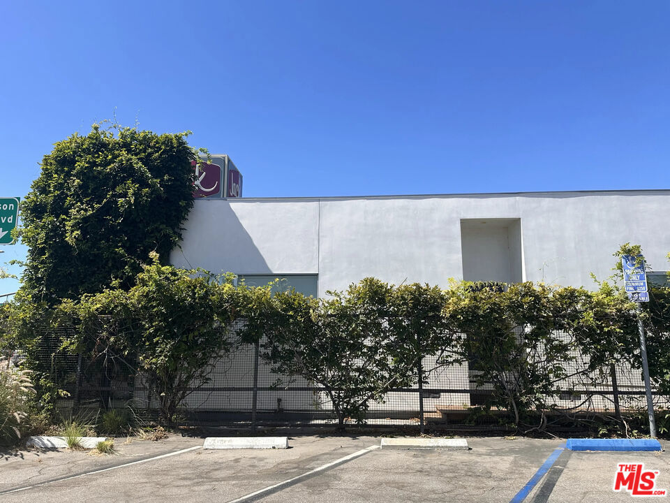 5408 Sepulveda Boulevard Property Photo 3