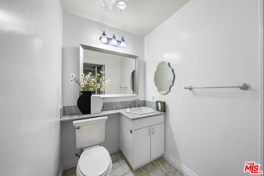 739 Lorraine Boulevard 402 Property Photo 41