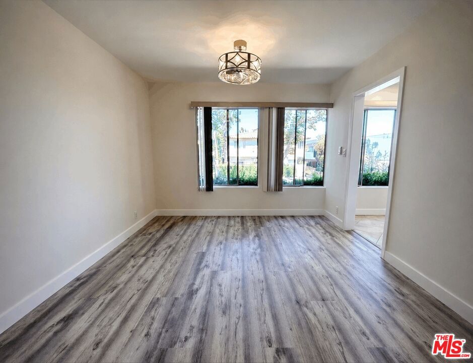 439 S Oakhurst Drive Property Photo 6