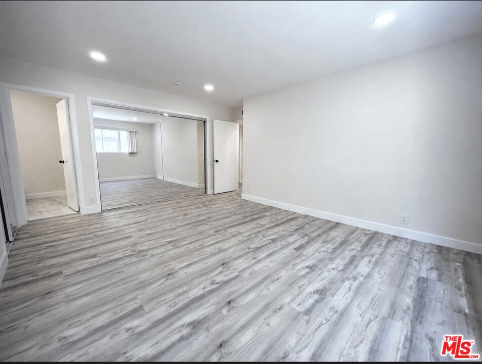 439 S Oakhurst Drive Property Photo 15