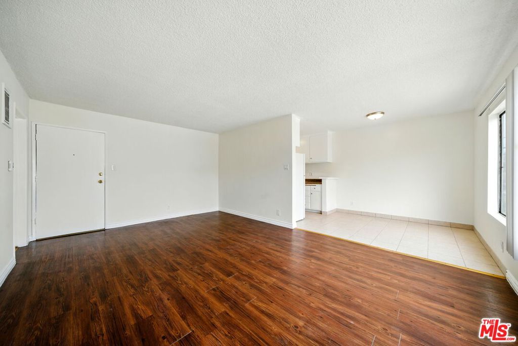 4100 W 1st Street 203 Property Photo 3