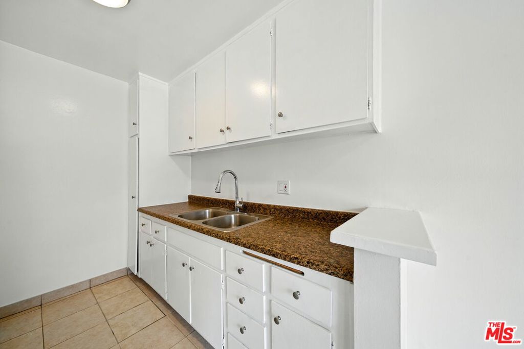 4100 W 1st Street 203 Property Photo 8