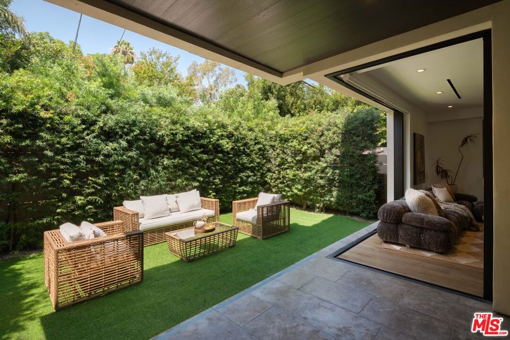 527 Norwich Drive Property Photo 12